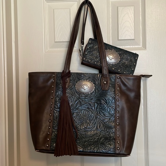 Shyanne Handbags - Shyanne purse and wallet set - Western